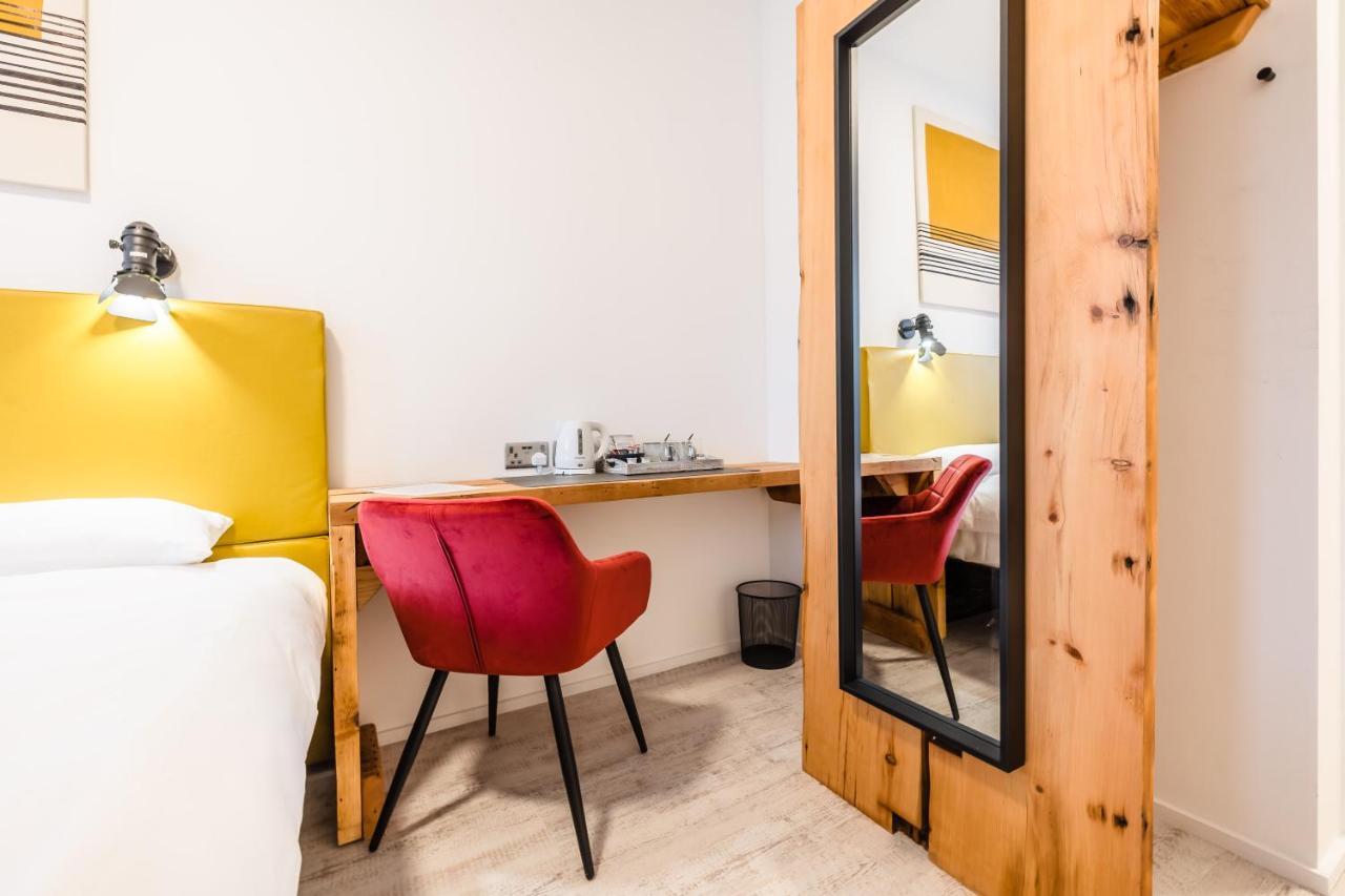 Cardiff Arms Bistro & Hotel Treorky Экстерьер фото