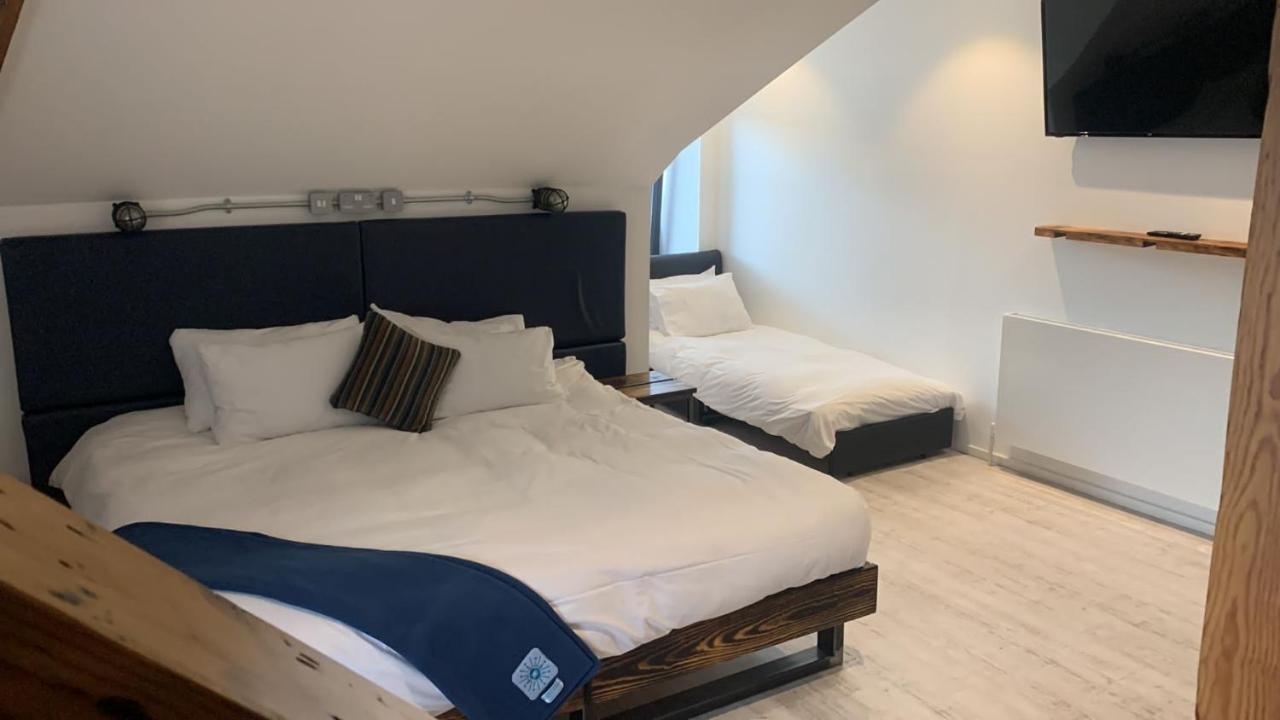 Cardiff Arms Bistro & Hotel Treorky Экстерьер фото