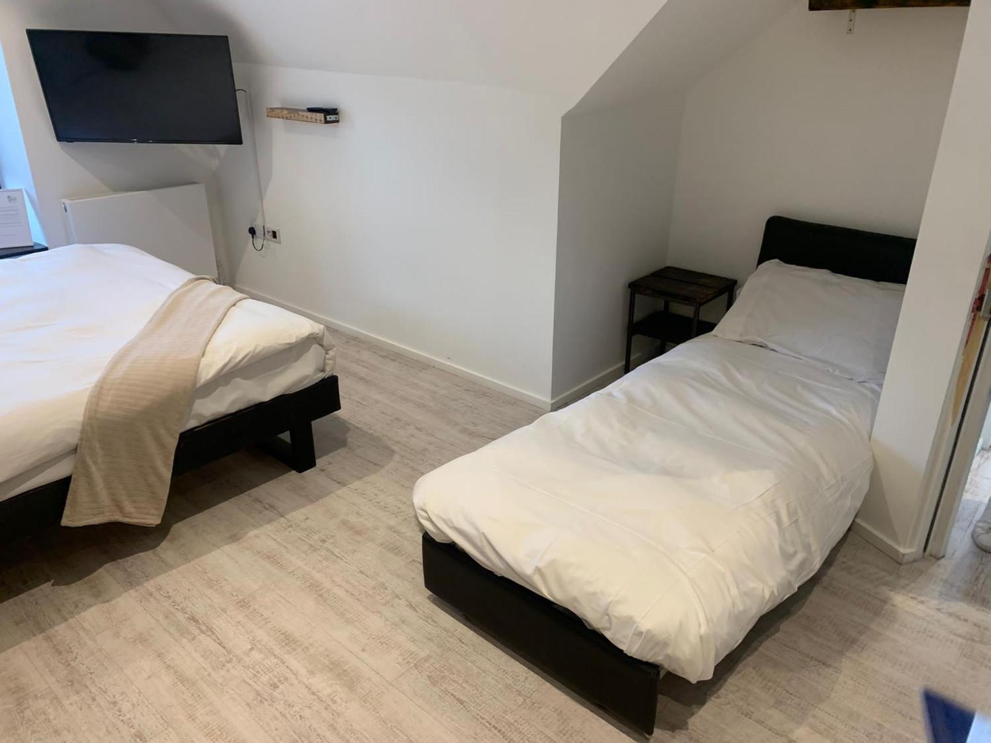 Cardiff Arms Bistro & Hotel Treorky Экстерьер фото