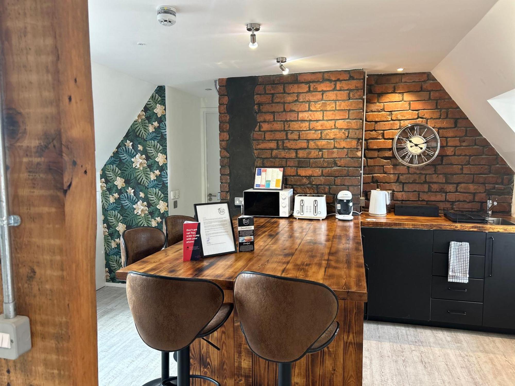 Cardiff Arms Bistro & Hotel Treorky Экстерьер фото