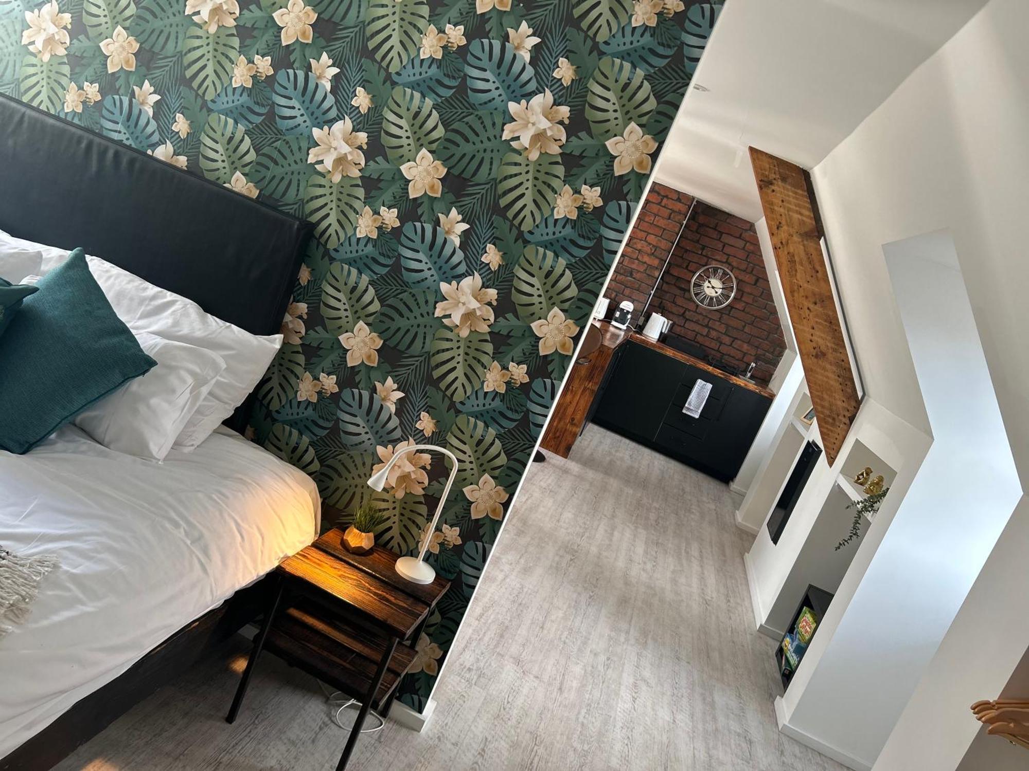 Cardiff Arms Bistro & Hotel Treorky Экстерьер фото